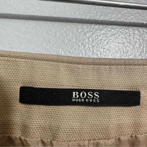 Hugo Boss khaki skirt zipper on the side, slit in the front size 2 - Picture 5 of 7